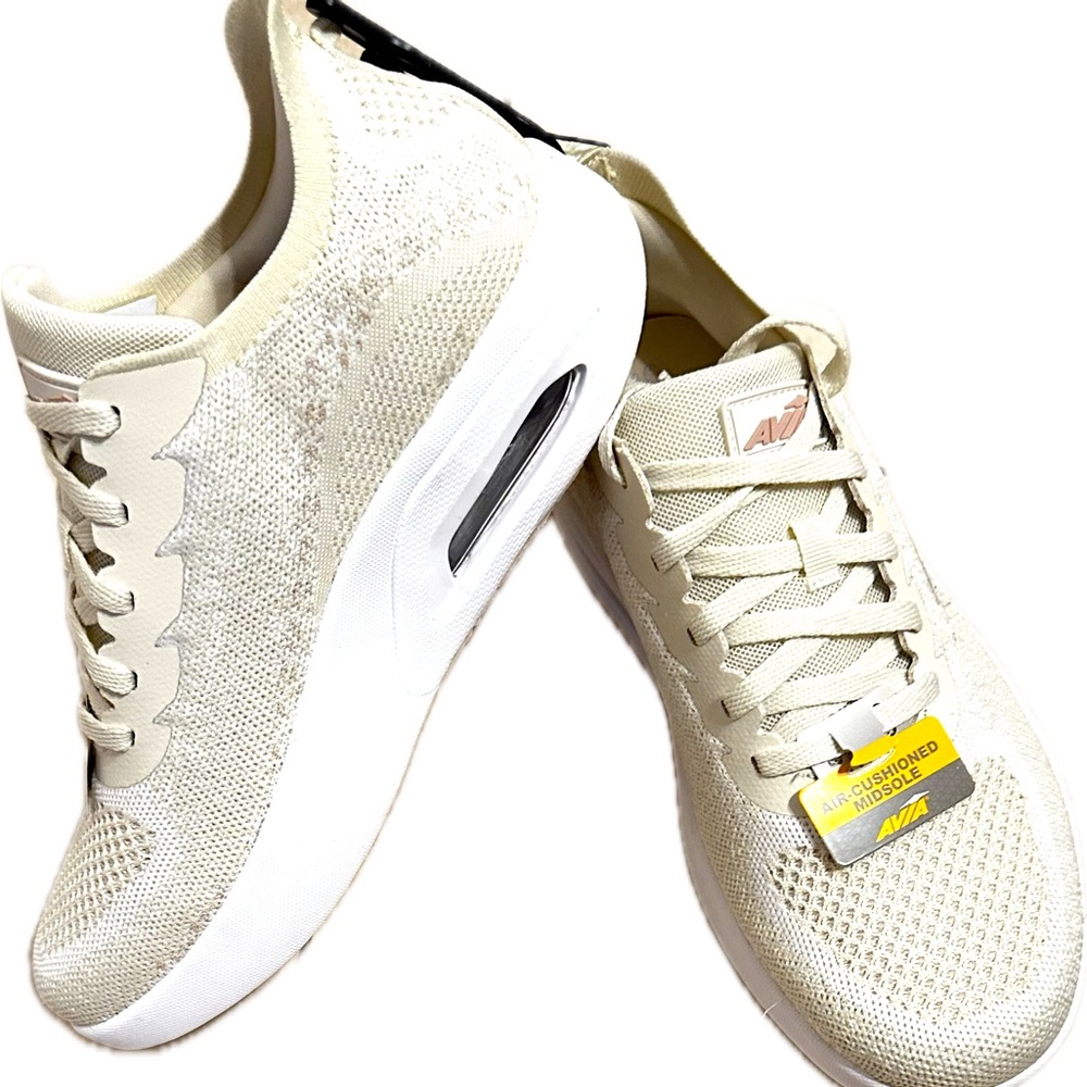 Avia  Women's Cream Sneakers 10 Medium Cushion Air sole